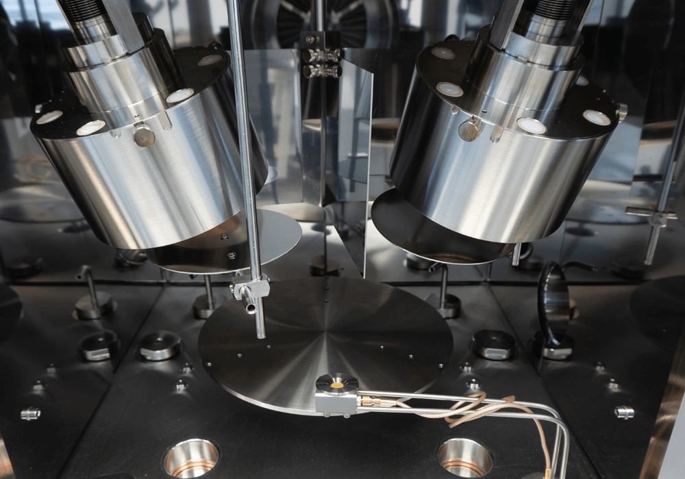 Confocal magnetron sputtering explanation